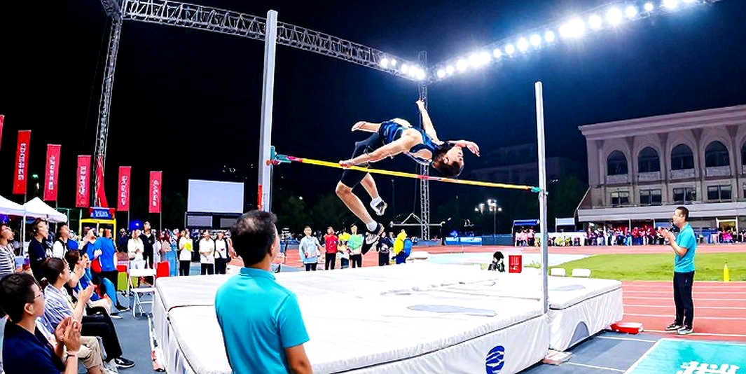Giải chạy 15.000 người ở Hạ Long: kỷ lục chưa ai công nhận và cơn bão tháng Mười