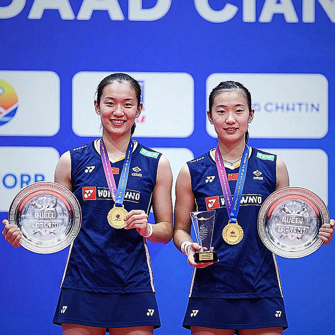 Vết rách trên báo y tế, vết nứt trong lòng đội bóng: Khi phòng y tế V-League im lặng