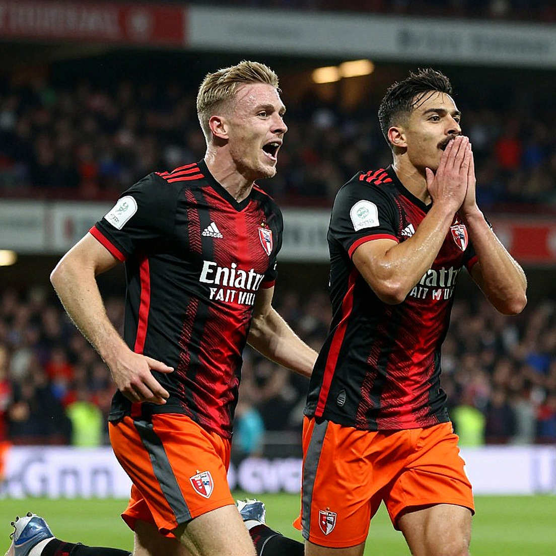 Chelsea mất thủ môn số một vài tuần: Mike Penders vào khung thành trước derby London
