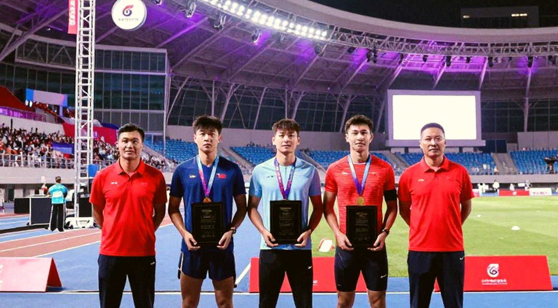 Gió, độ cao và đôi giày: ba lớp bụi phủ lên thành tích điền kinh trẻ