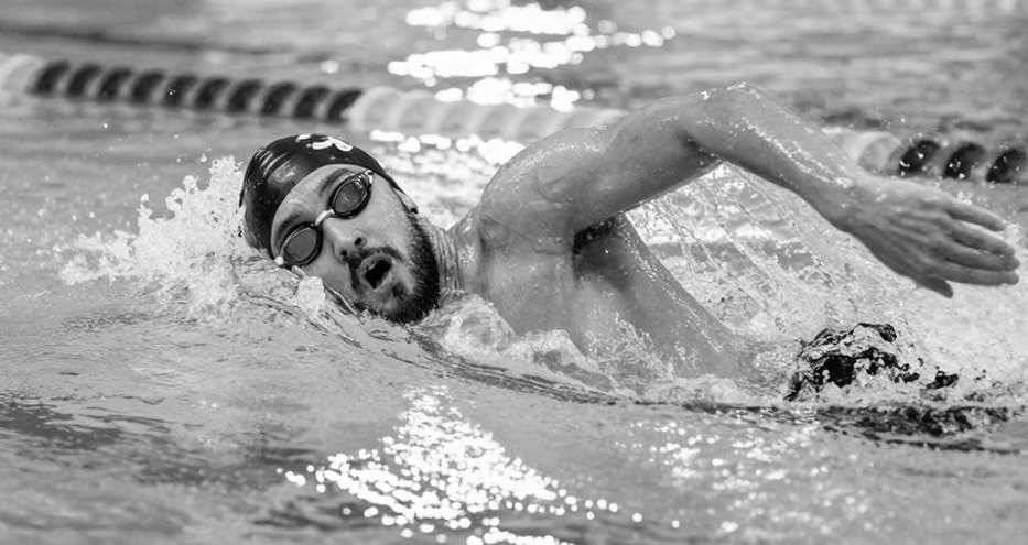 Gianna Cook cam kết với Monmouth: ba giây ở 200m bướm, một phần mười giây ở 100m bướm